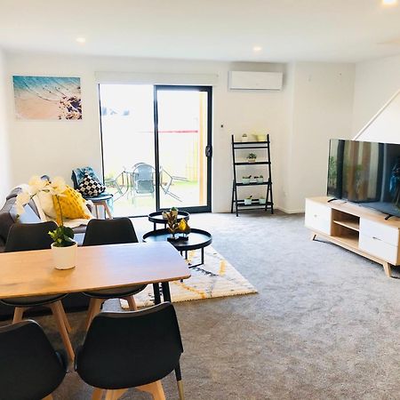 Arena,Railway Station Townhouse With Free Car Park Leilighet Christchurch Eksteriør bilde