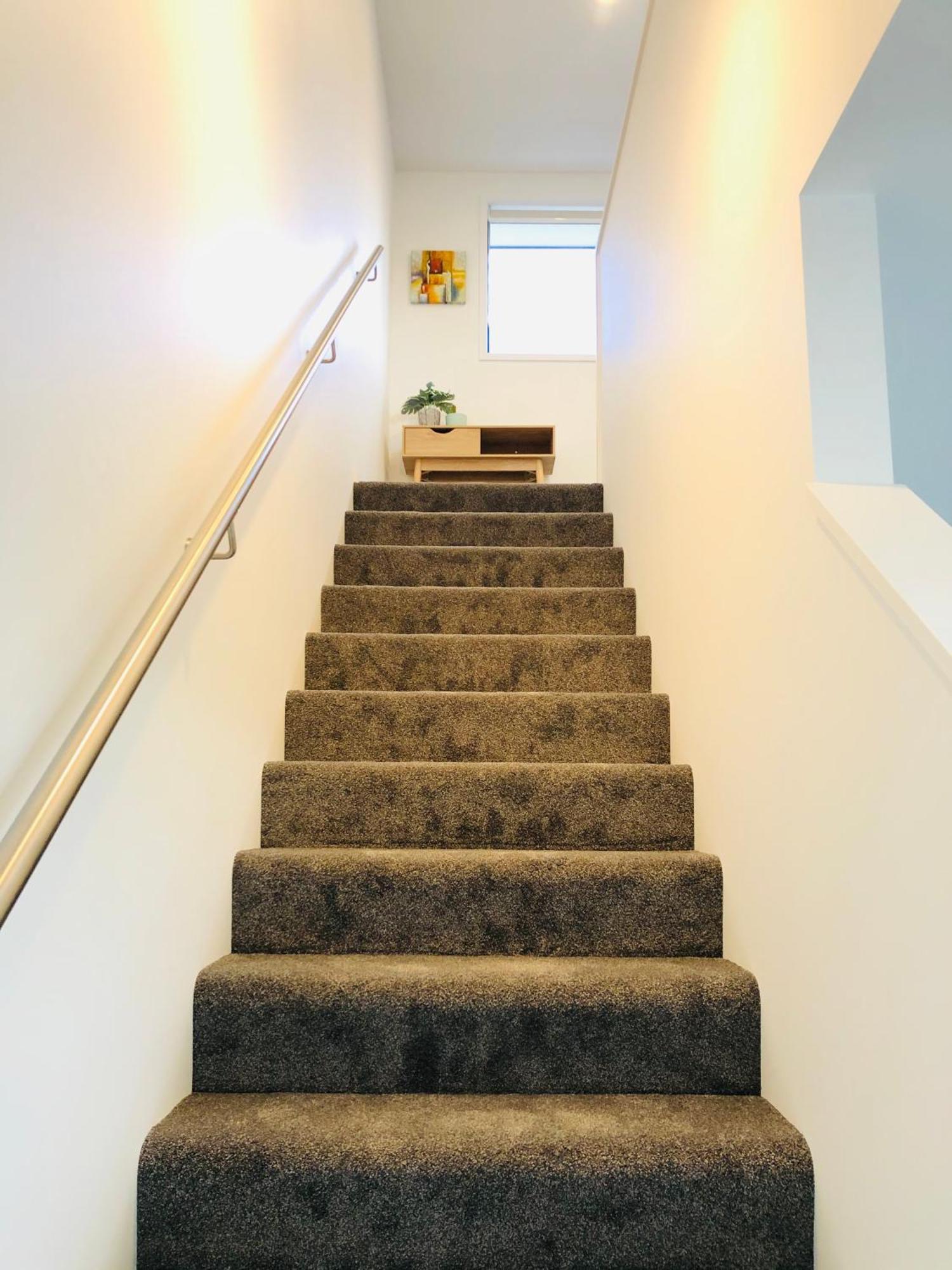 Arena,Railway Station Townhouse With Free Car Park Leilighet Christchurch Eksteriør bilde